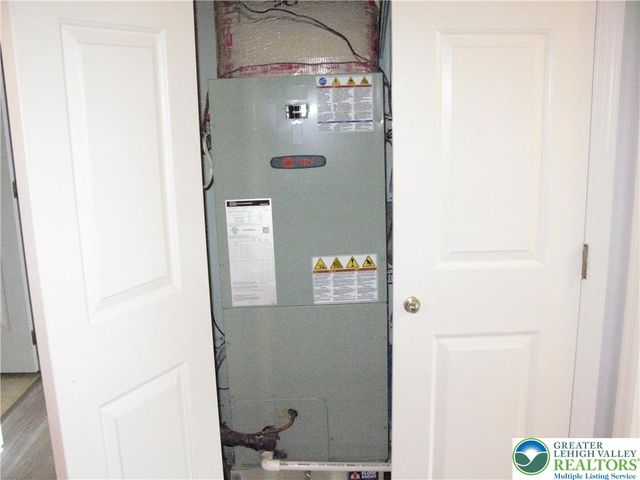 950 Cold Spring Road 1, Allentown, PA 18103