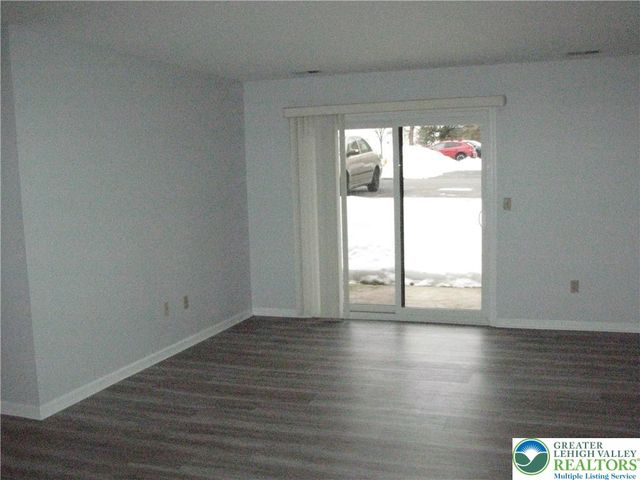 950 Cold Spring Road 1, Allentown, PA 18103