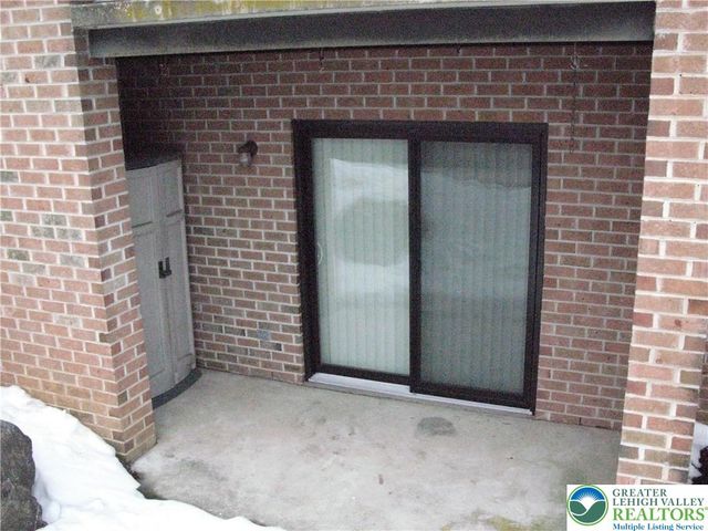 950 Cold Spring Road 1, Allentown, PA 18103