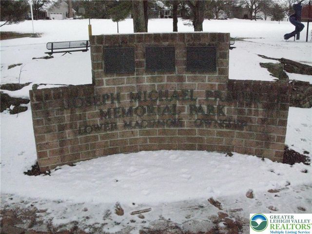 950 Cold Spring Road 1, Allentown, PA 18103