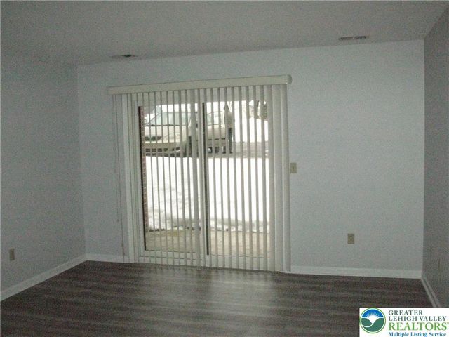 950 Cold Spring Road 1, Allentown, PA 18103