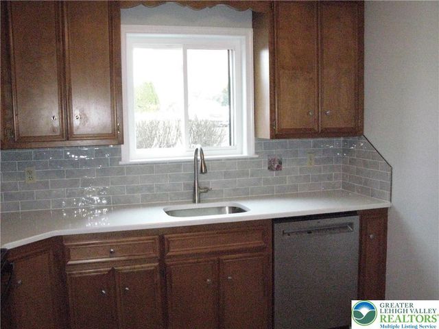 950 Cold Spring Road 1, Allentown, PA 18103