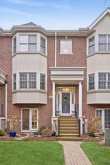 407 W Hillgrove Avenue, La Grange, IL 60525