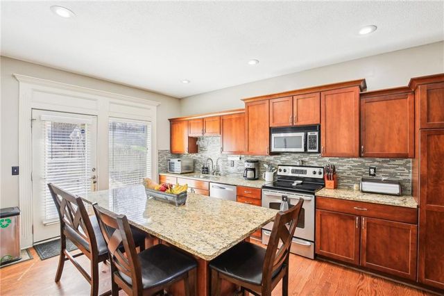 205 DoubleTree Lane, Smithville, MO 64089