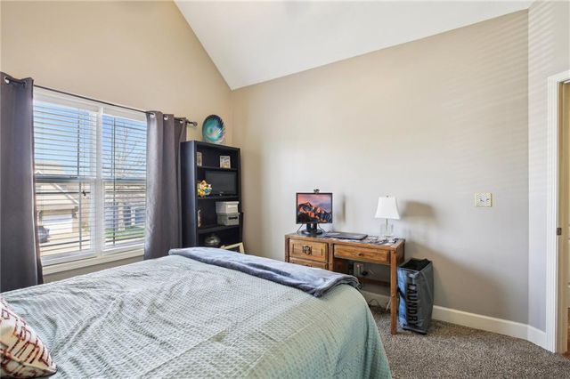 205 DoubleTree Lane, Smithville, MO 64089