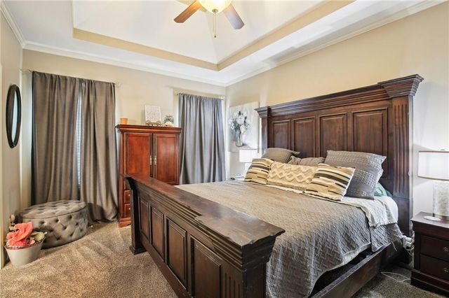 205 DoubleTree Lane, Smithville, MO 64089