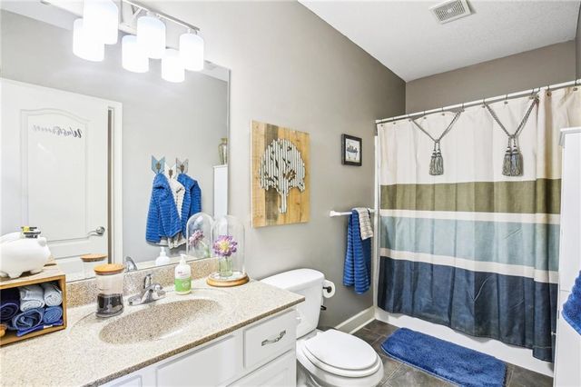 205 DoubleTree Lane, Smithville, MO 64089