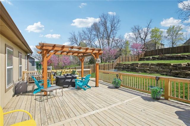 205 DoubleTree Lane, Smithville, MO 64089