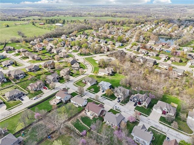 205 DoubleTree Lane, Smithville, MO 64089