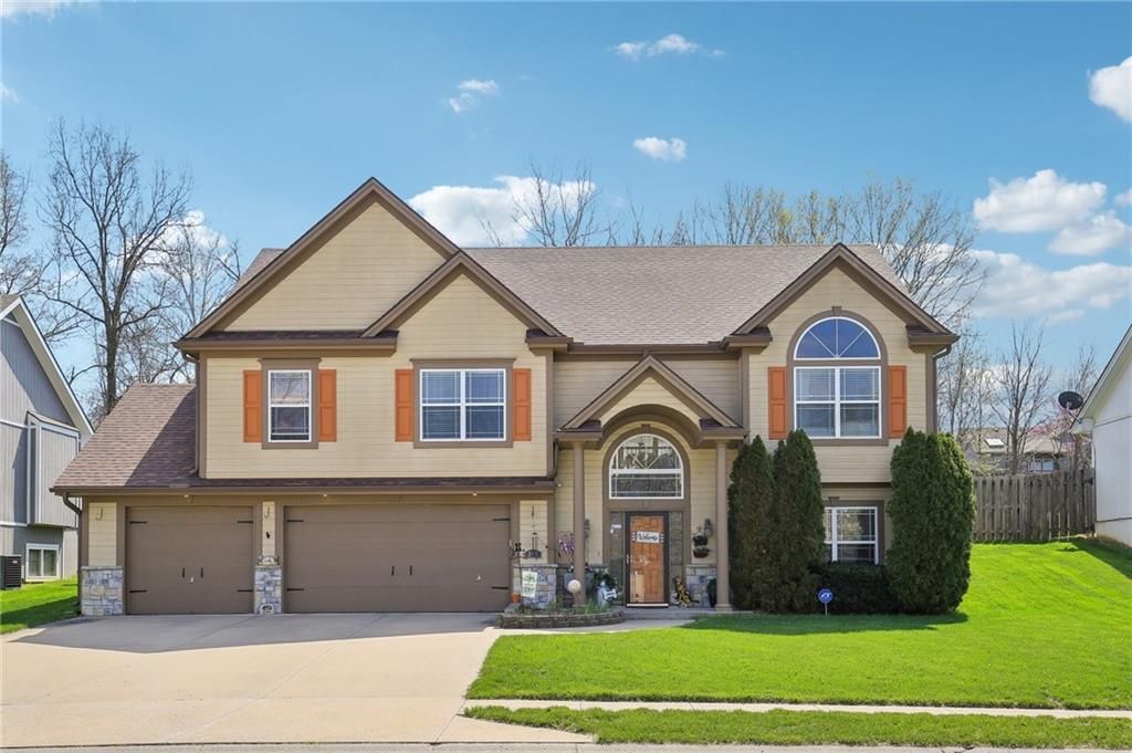 205 DoubleTree Lane, Smithville, MO 64089