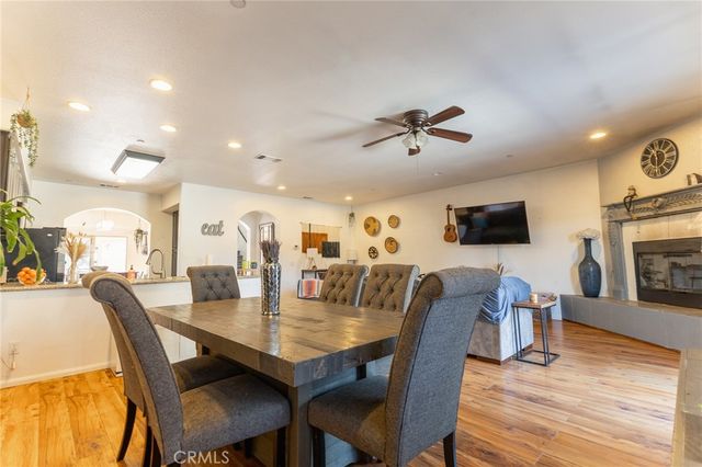 14176 Kiowa, Apple Valley, CA 92307