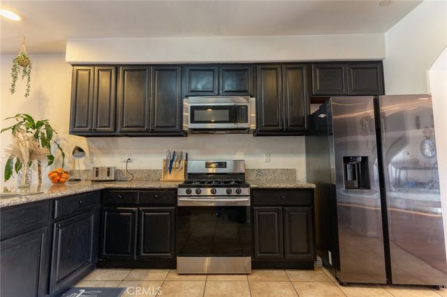 14176 Kiowa, Apple Valley, CA 92307