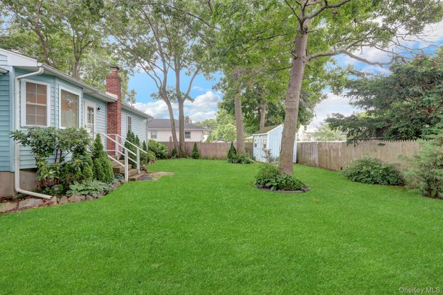 258 Floyd Road, Shirley, NY 11967
