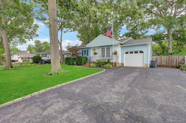 258 Floyd Road, Shirley, NY 11967