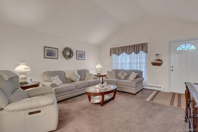 258 Floyd Road, Shirley, NY 11967