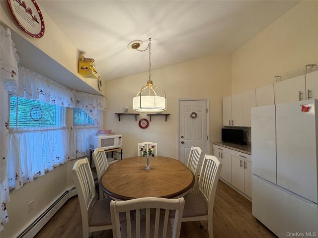 258 Floyd Road, Shirley, NY 11967