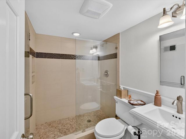 3719 Huckleberry Road, Charlotte, NC 28210