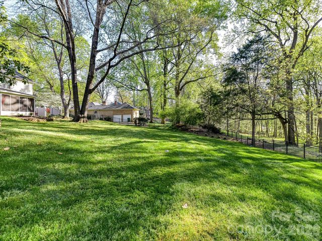 3719 Huckleberry Road, Charlotte, NC 28210