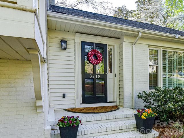 3719 Huckleberry Road, Charlotte, NC 28210