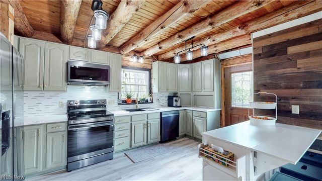 4897 Chestnut Drive, Kent, OH 44240