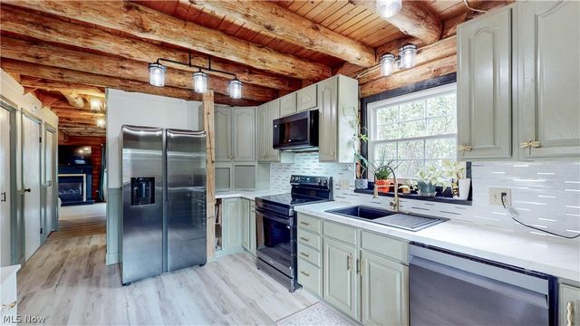 4897 Chestnut Drive, Kent, OH 44240