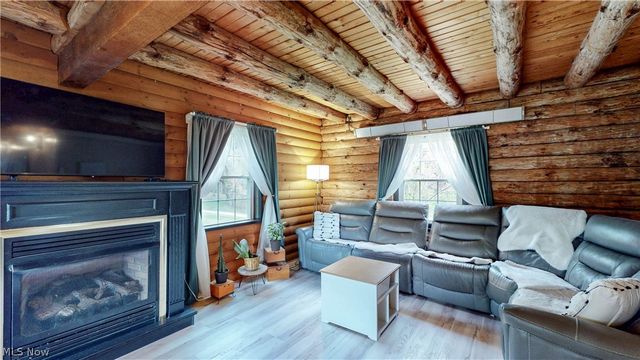 4897 Chestnut Drive, Kent, OH 44240
