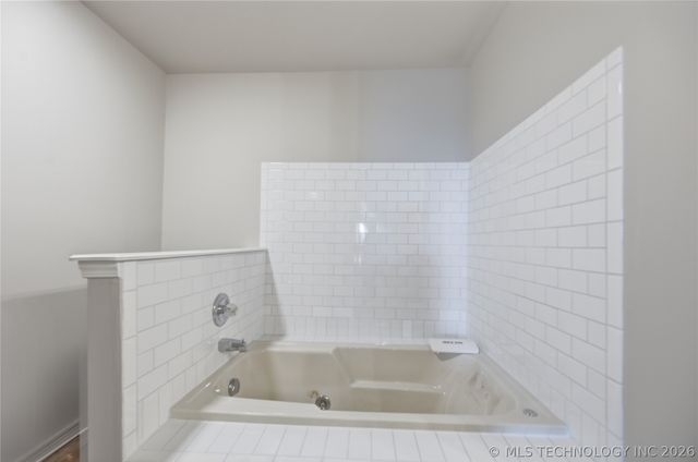 2704 W Montgomery Street, Broken Arrow, OK 74012