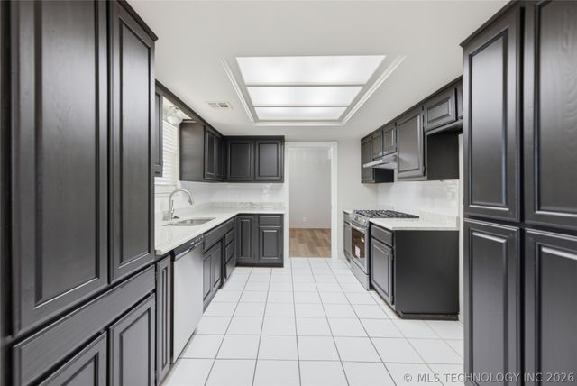 2704 W Montgomery Street, Broken Arrow, OK 74012