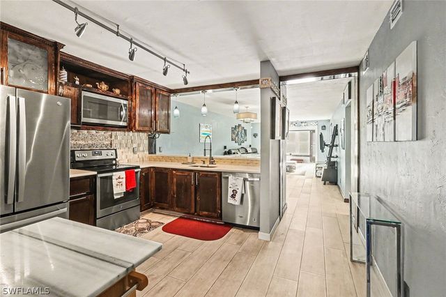 4150 Looking Glass LN 3903, Naples, FL 34112