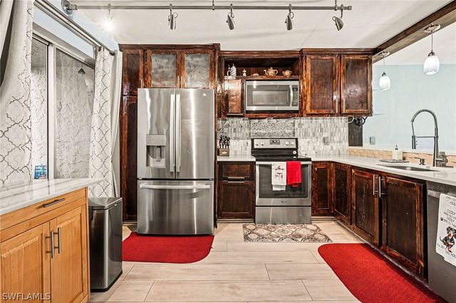 4150 Looking Glass LN 3903, Naples, FL 34112