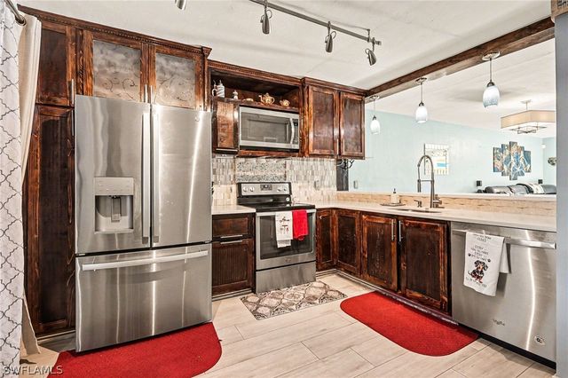 4150 Looking Glass LN 3903, Naples, FL 34112