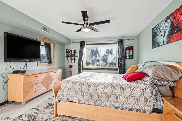 4150 Looking Glass LN 3903, Naples, FL 34112