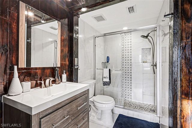 4150 Looking Glass LN 3903, Naples, FL 34112