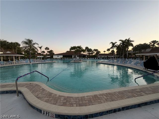 4150 Looking Glass LN 3903, Naples, FL 34112