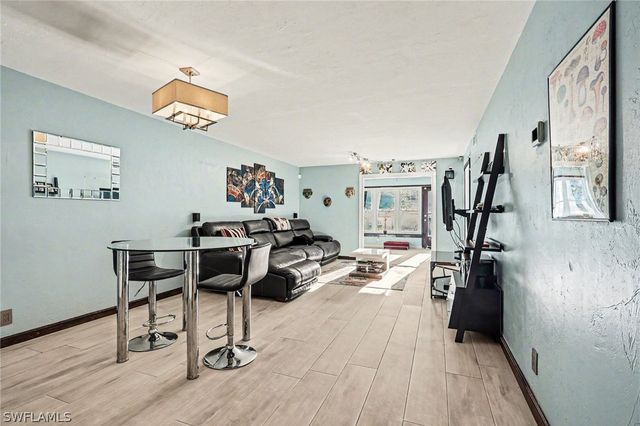 4150 Looking Glass LN 3903, Naples, FL 34112