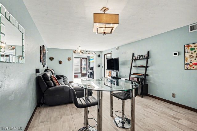 4150 Looking Glass LN 3903, Naples, FL 34112