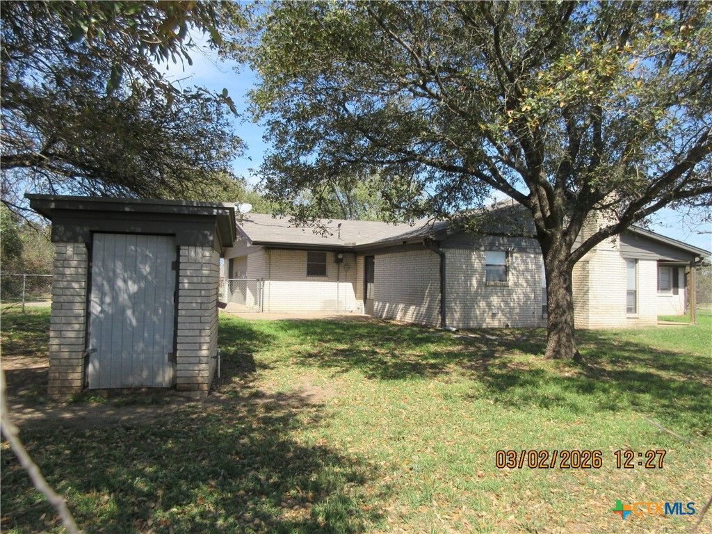 Image 16 of property listing at 506 E Loop 121, Belton, TX 76513