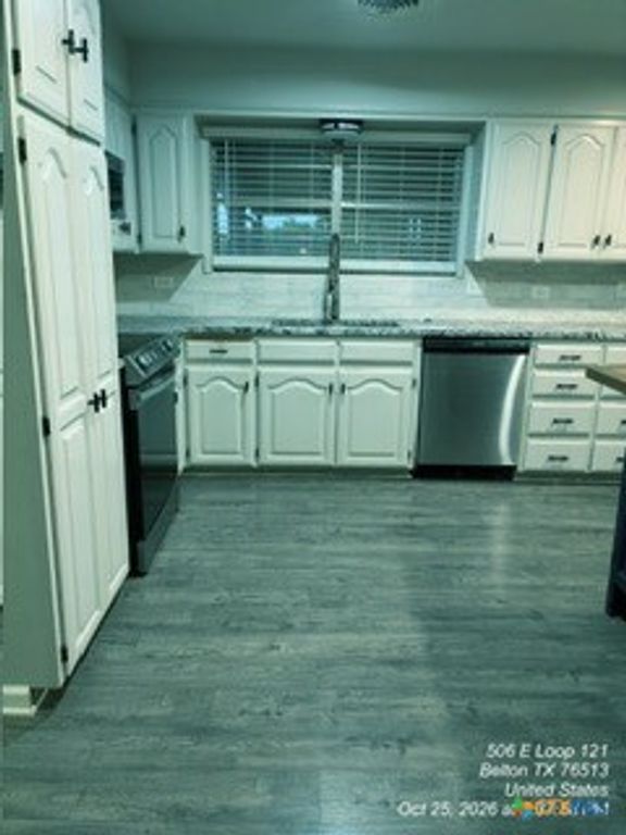 Image 8 of property listing at 506 E Loop 121, Belton, TX 76513
