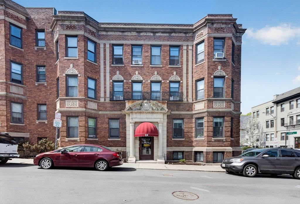39 Glenville Ave 14, Boston, MA 02134