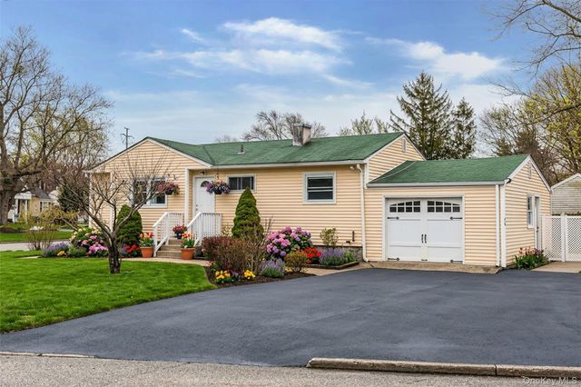 2502 Race Avenue, Medford, NY 11763