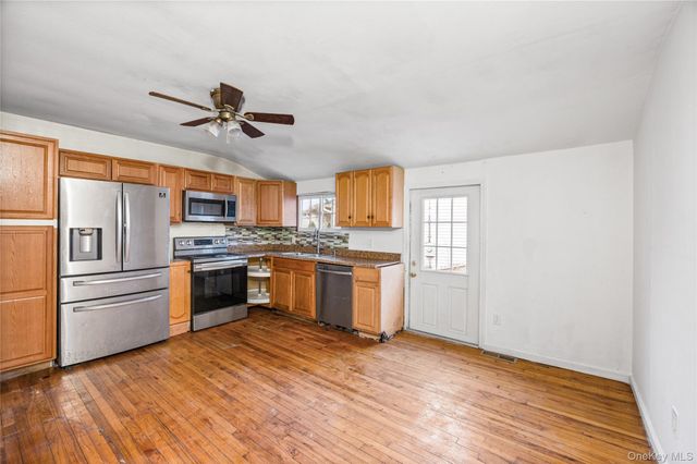 2502 Race Avenue, Medford, NY 11763