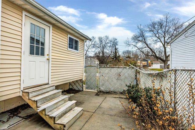 2502 Race Avenue, Medford, NY 11763
