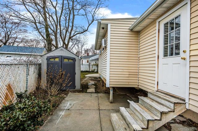 2502 Race Avenue, Medford, NY 11763
