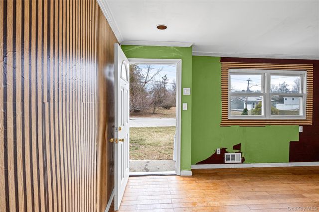 2502 Race Avenue, Medford, NY 11763