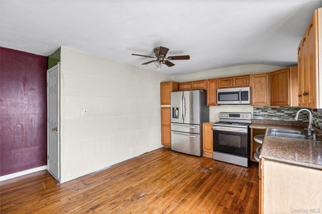 2502 Race Avenue, Medford, NY 11763