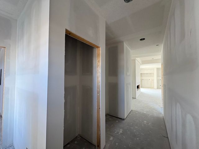 5813 Plumthicket St, Bel Aire, KS 67226