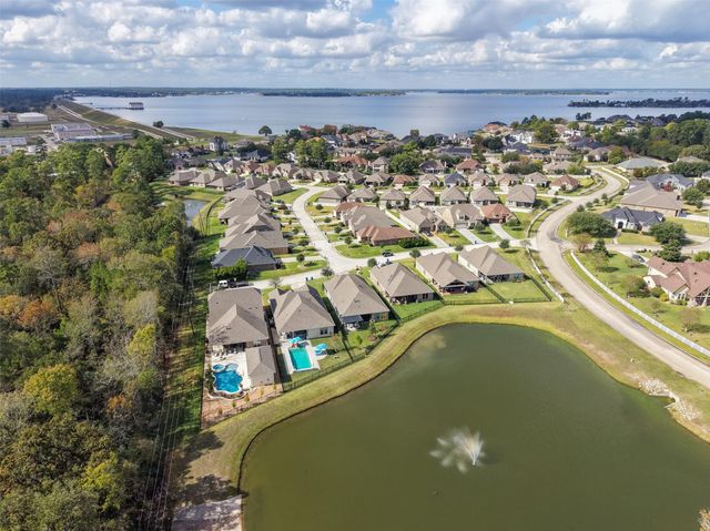 5634 Fountain Villas Way, Conroe, TX 77304
