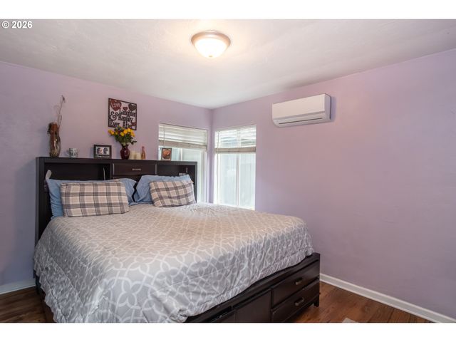 575 W CENTER St, Roseburg, OR 97471