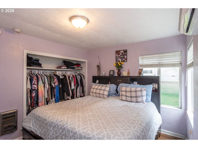 575 W CENTER St, Roseburg, OR 97471