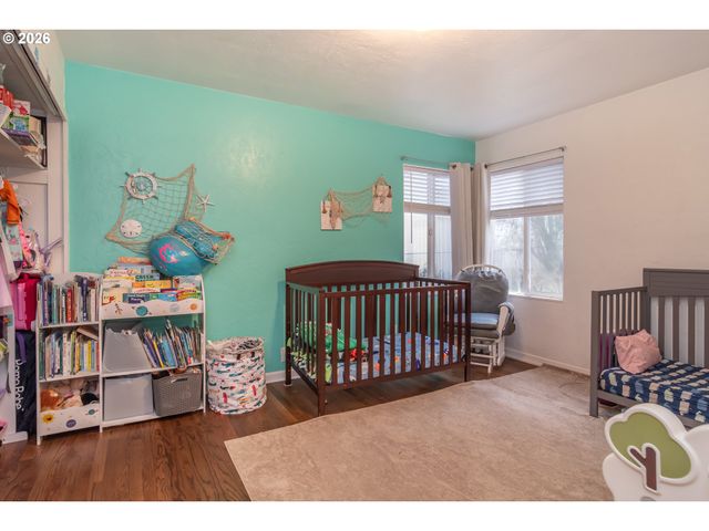 575 W CENTER St, Roseburg, OR 97471